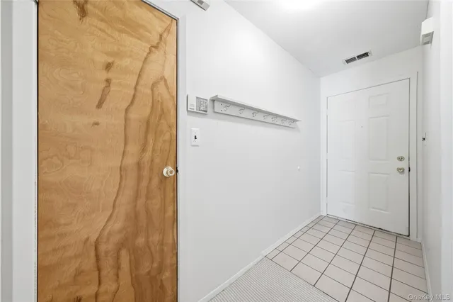 $3,600 | 5 Greenmeadow Drive, Babylon, NY 11702