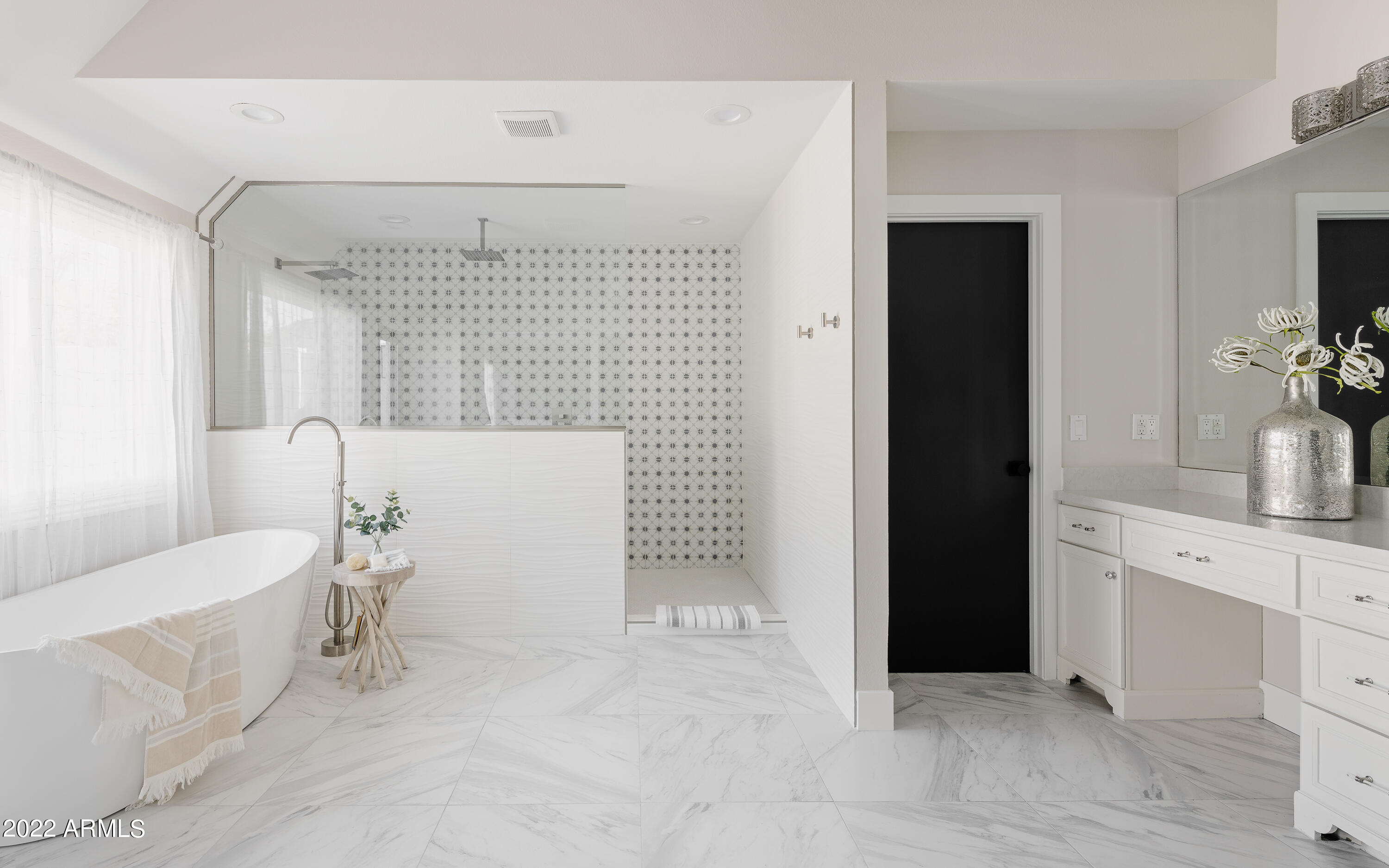 6602 North Praying Monk Road Paradise Valley, AZ 85253 - Photo 18 of 55 LAKOTKO_6602NPrayingMonkRd_WEB-5