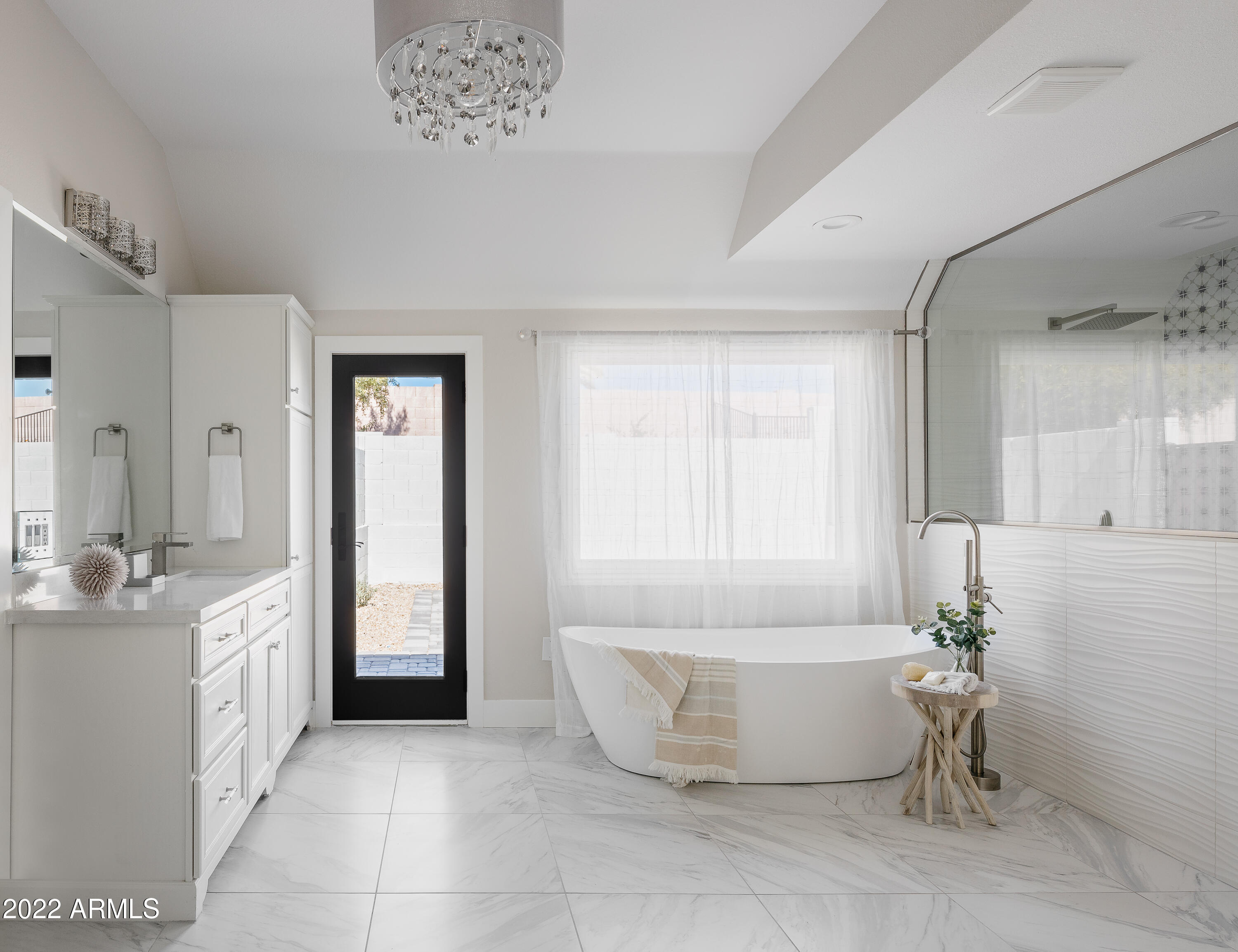 6602 North Praying Monk Road Paradise Valley, AZ 85253 - Photo 19 of 55 LAKOTKO_6602NPrayingMonkRd_WEB-6