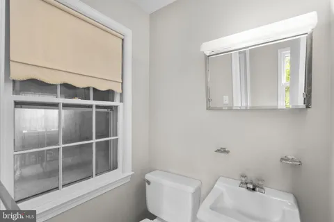 $900,000 | 1585 Kimblewick Road, Potomac, MD 20854