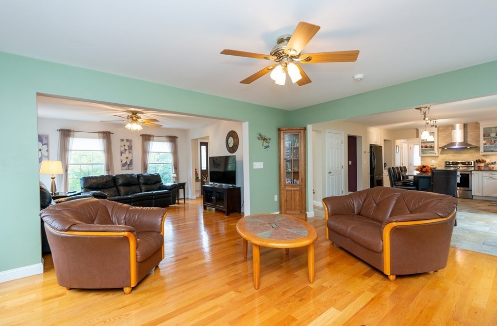 4 Stacia Road Peabody, MA 01960 - Photo 11 of 42 Gallery Image 11
