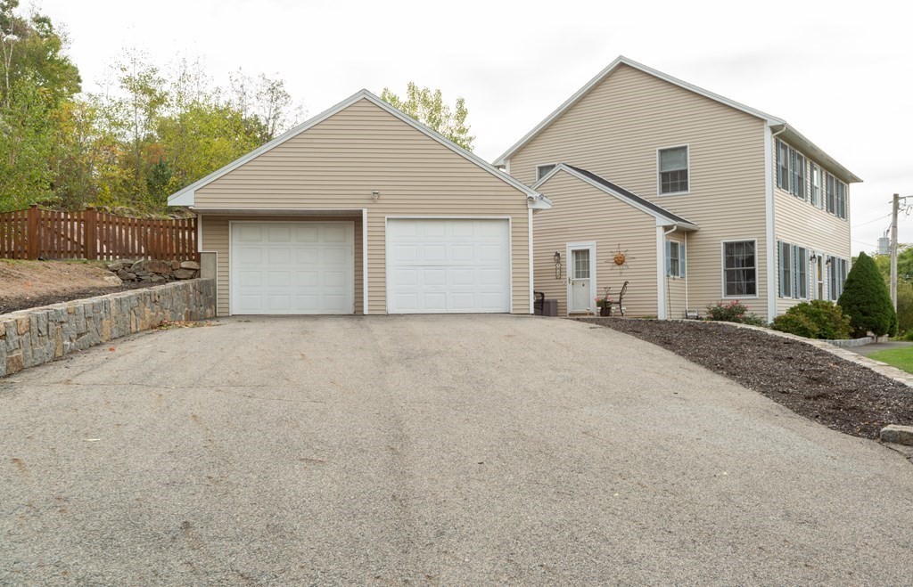 4 Stacia Road Peabody, MA 01960 - Photo 3 of 42 Gallery Image 3