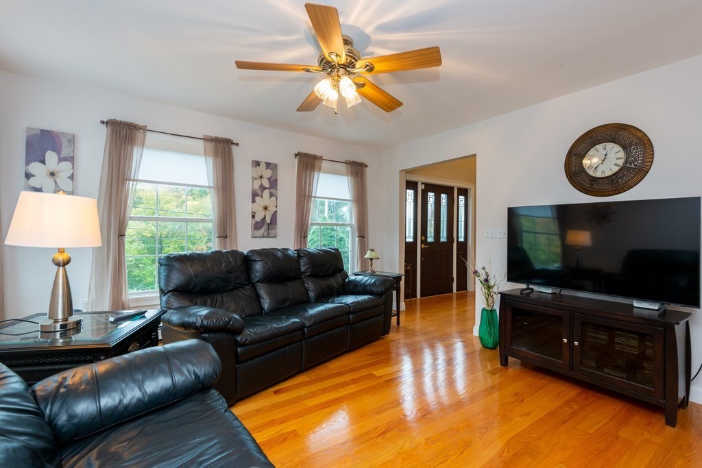 4 Stacia Road Peabody, MA 01960 - Photo 6 of 42 Gallery Image 6