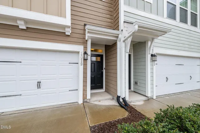 a view of a house with garage