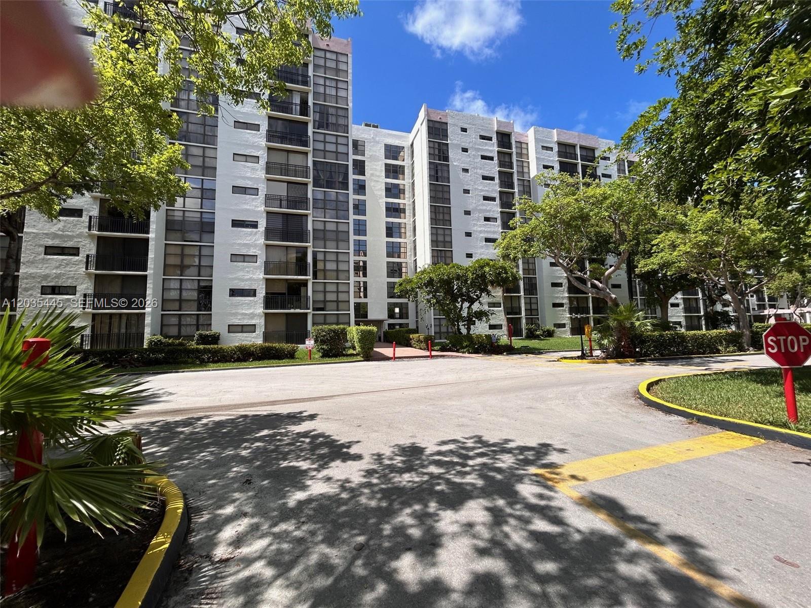 16909 North Bay Road, Unit 1020 Sunny Isles Beach, FL 33160 - Photo 8 of 37