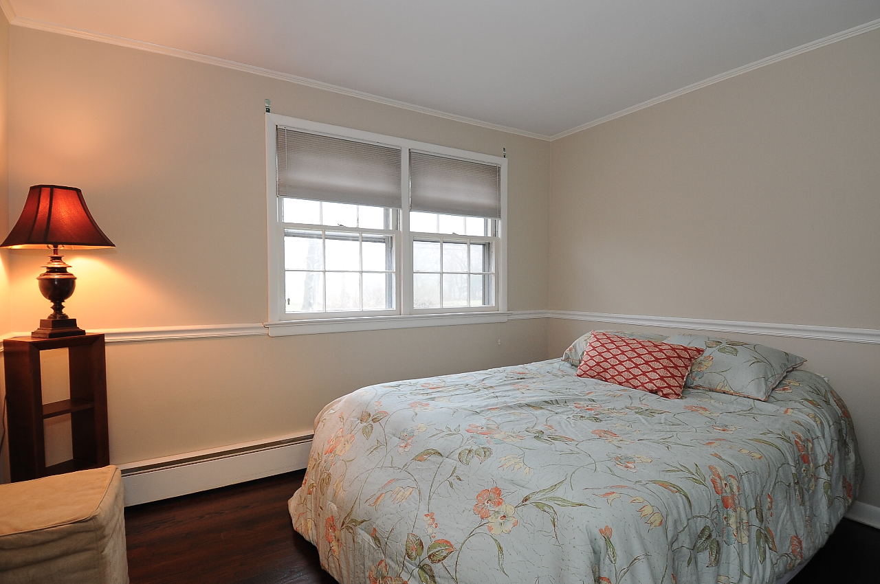 33 White Oak Shade Road New Canaan, CT 06840 - Photo 11 of 25 Bed 4