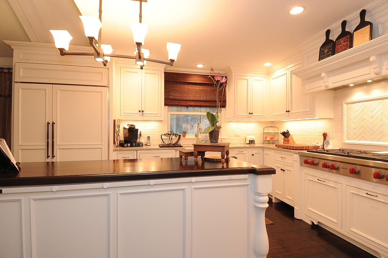 33 White Oak Shade Road New Canaan, CT 06840 - Photo 17 of 25 Kitchen 3
