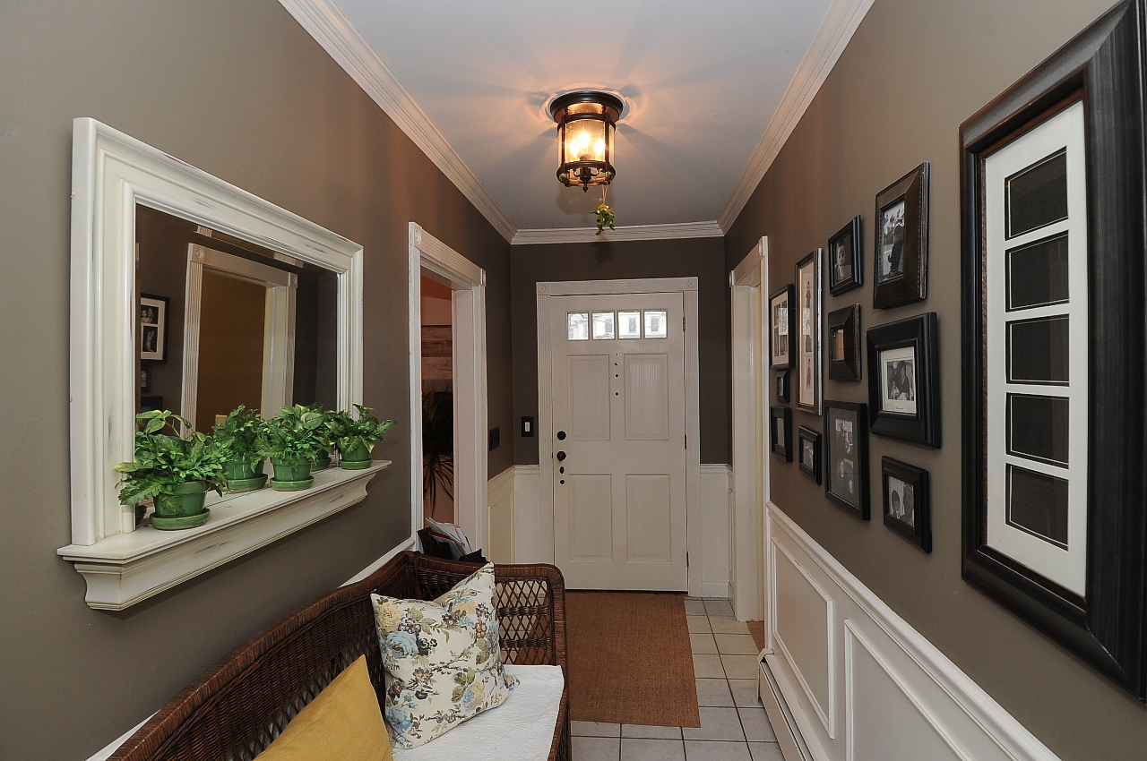 33 White Oak Shade Road New Canaan, CT 06840 - Photo 22 of 25 Foyer