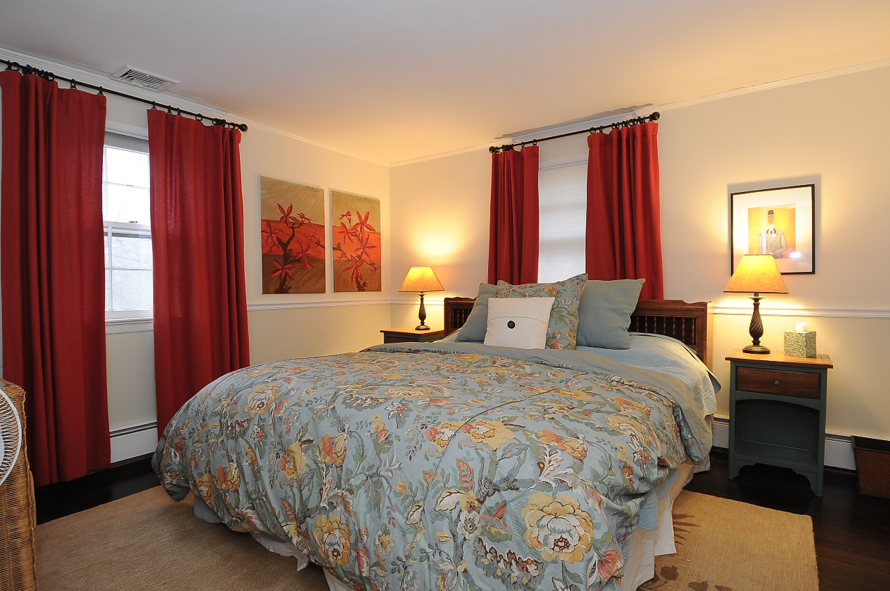 33 White Oak Shade Road New Canaan, CT 06840 - Photo 8 of 25 Guest room