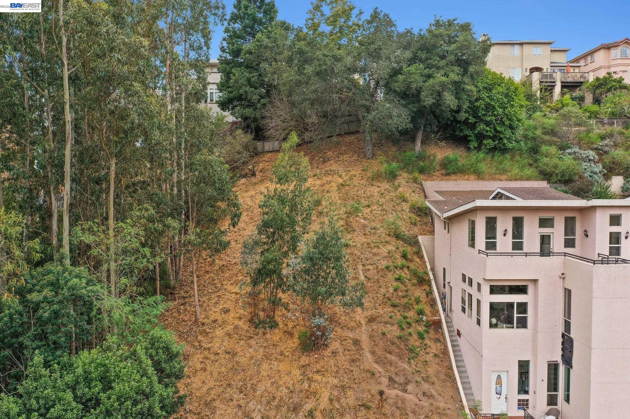 209 Sheridan Road Oakland, CA 94618 - Photo 2 of 11