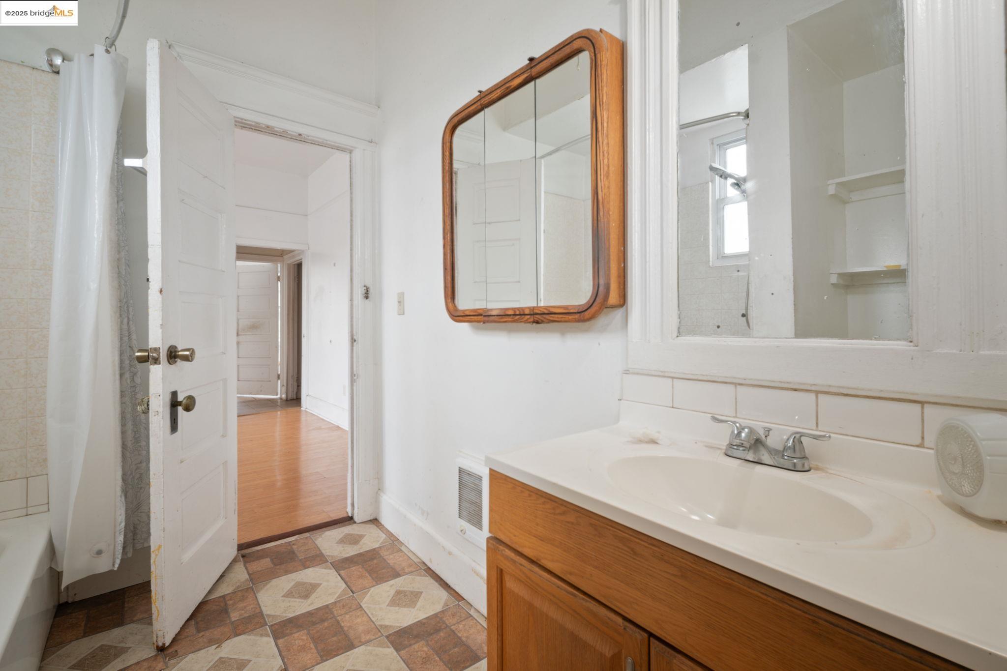 443 Watson Street Monterey, CA 93940 - Photo 11 of 51 Jack-&-Jill bathroom