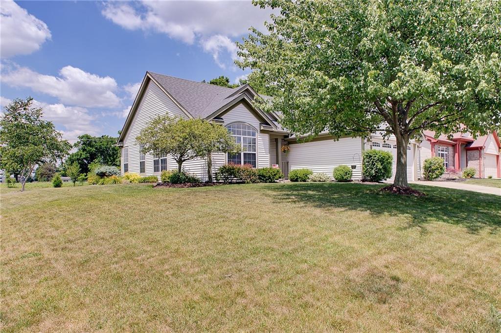 11160 Ruckle Street Carmel, IN 46032 - Photo 2 of 26 Gallery Image 2