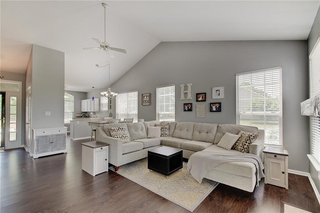 11160 Ruckle Street Carmel, IN 46032 - Photo 4 of 26 Gallery Image 4