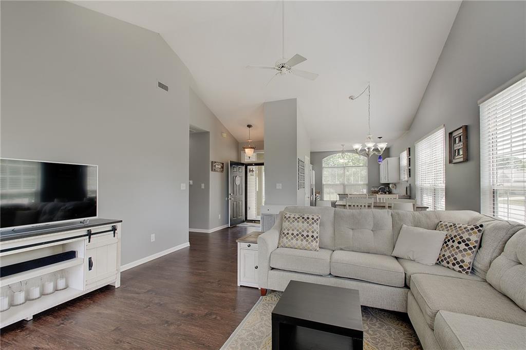 11160 Ruckle Street Carmel, IN 46032 - Photo 5 of 26 Gallery Image 5