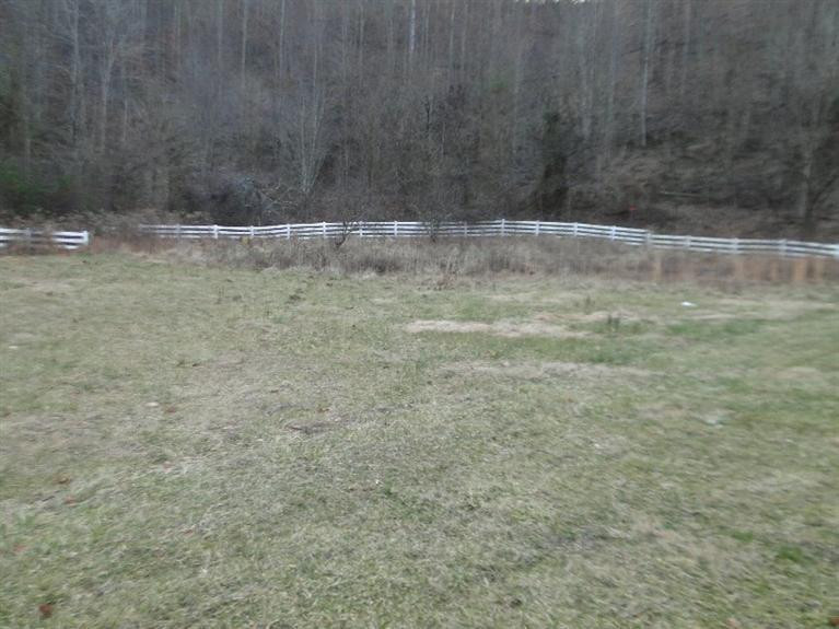 373 Saplin Fork Road Manchester, KY 40962 - Photo 2 of 18 Photo 2