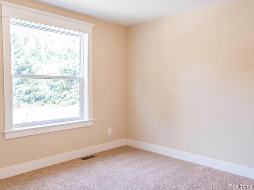 427 Woodside Road Royal Oak, MI 48073 - Photo 36 of 45 Bedroom 3A.jpg