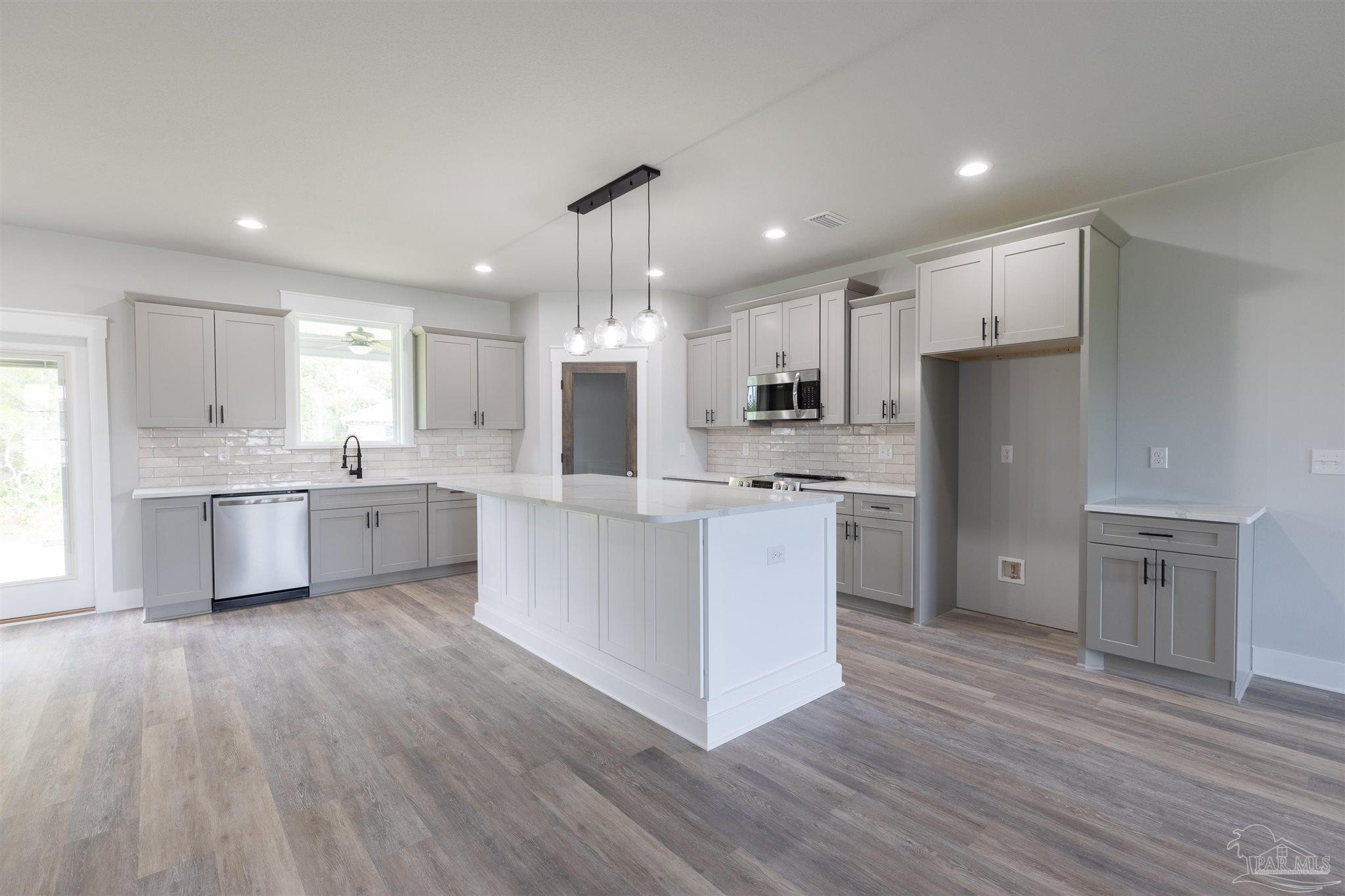 4819 Whitewood Road Gulf Breeze, FL 32563 - Photo 4 of 18 Gallery Image 4