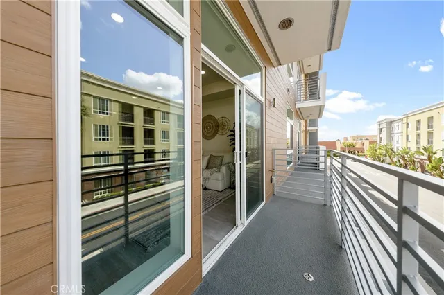 $718,000 | 168 South Monterey Street, Unit 202, Alhambra, CA 91801