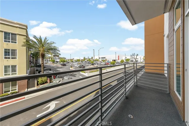 $718,000 | 168 South Monterey Street, Unit 202, Alhambra, CA 91801