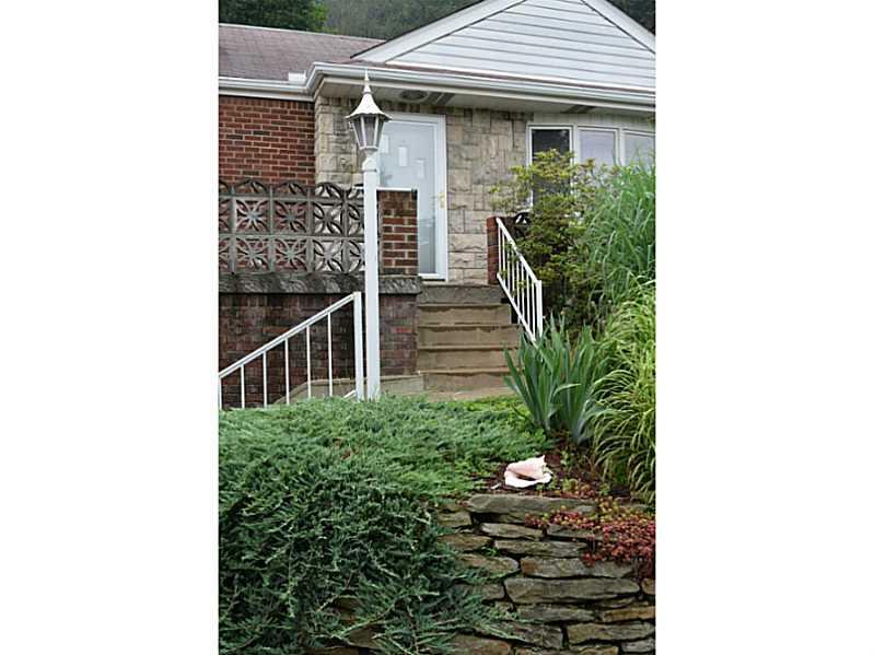 1305 Pine Hollow Road McKees Rocks, PA 15136 - Photo 25 of 25 Exterior Front.
