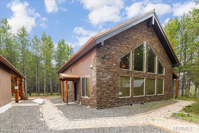 $999,998 | 4170 North Big Springs Loop Road, Island Park, ID 83429