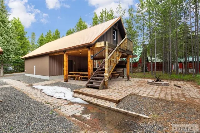 $999,998 | 4170 North Big Springs Loop Road, Island Park, ID 83429