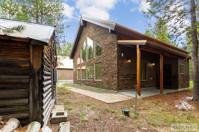 $999,998 | 4170 North Big Springs Loop Road, Island Park, ID 83429