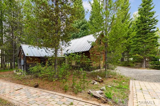 $999,998 | 4170 North Big Springs Loop Road, Island Park, ID 83429