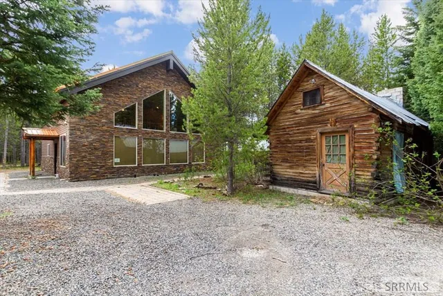 $999,998 | 4170 North Big Springs Loop Road, Island Park, ID 83429