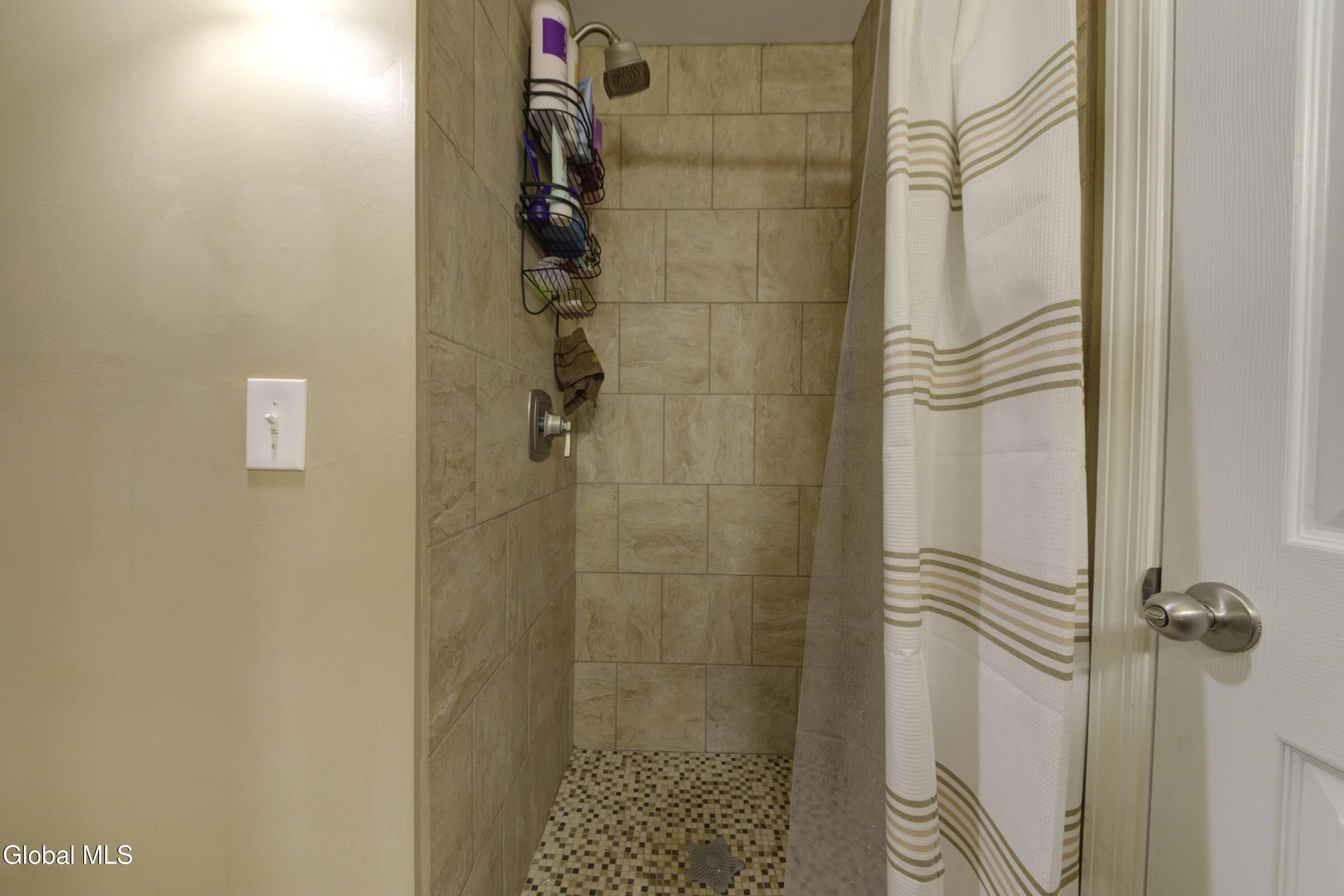 342 Closson Road Schenectady, NY 12302 - Photo 42 of 63 342 Closson Rd-44