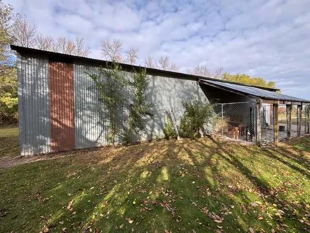 $415,000 | 46279 193rd Street, Morris, MN 56267