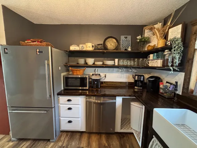 $415,000 | 46279 193rd Street, Morris, MN 56267