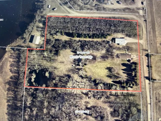 $415,000 | 46279 193rd Street, Morris, MN 56267