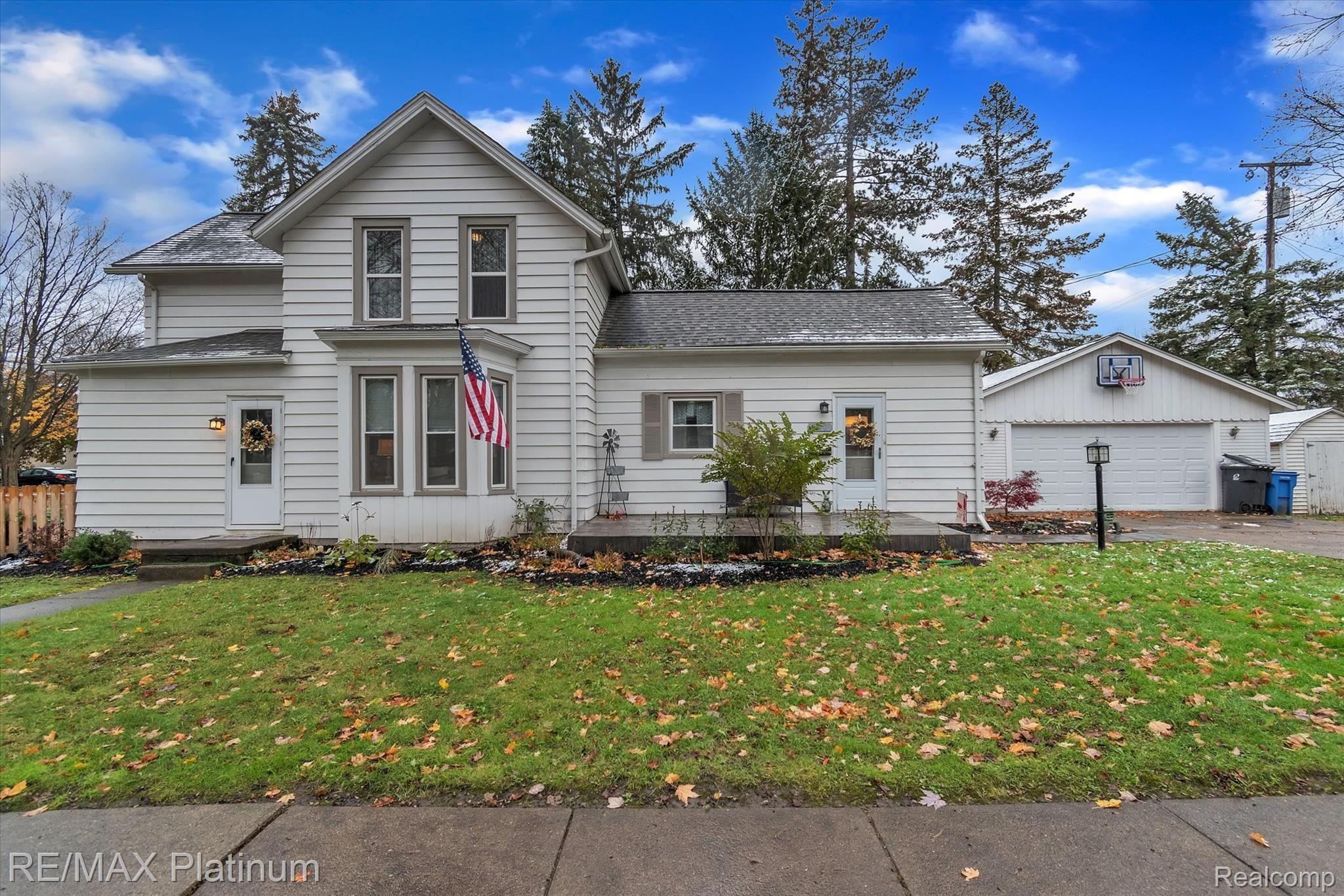 220 Jewett Street Howell, MI 48843 - Photo 1 of 30 Welcome to 220 Jewett Street!!