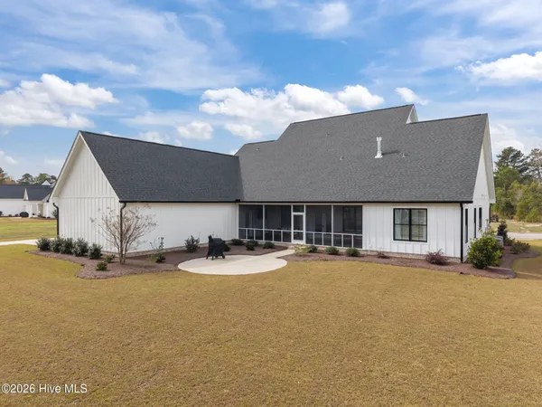 $925,000 | 711 Rupert Drive, Greenville, NC 27858