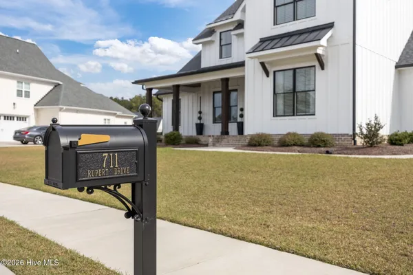 $925,000 | 711 Rupert Drive, Greenville, NC 27858