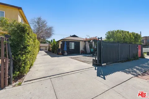 $1,075,000 | 5710 Vineland Avenue, North Hollywood, CA 91601