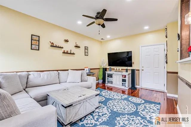 $789,000 | 17 Providence Boulevard, Kendall Park, NJ 08824