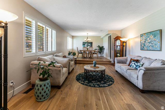 2148 Pinecrest Lane Sandy, UT 84092 - Photo 4 of 45