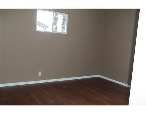 2623 Hampton Road Mishawaka, IN 46544 - Photo 4 of 12 Gallery Image 4
