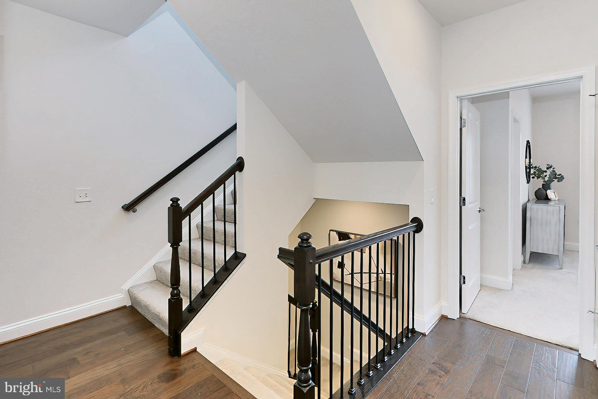 22574 Windsor Locks Square Ashburn, VA 20148 - Photo 32 of 51 Foyer Stair to Upper Lvl