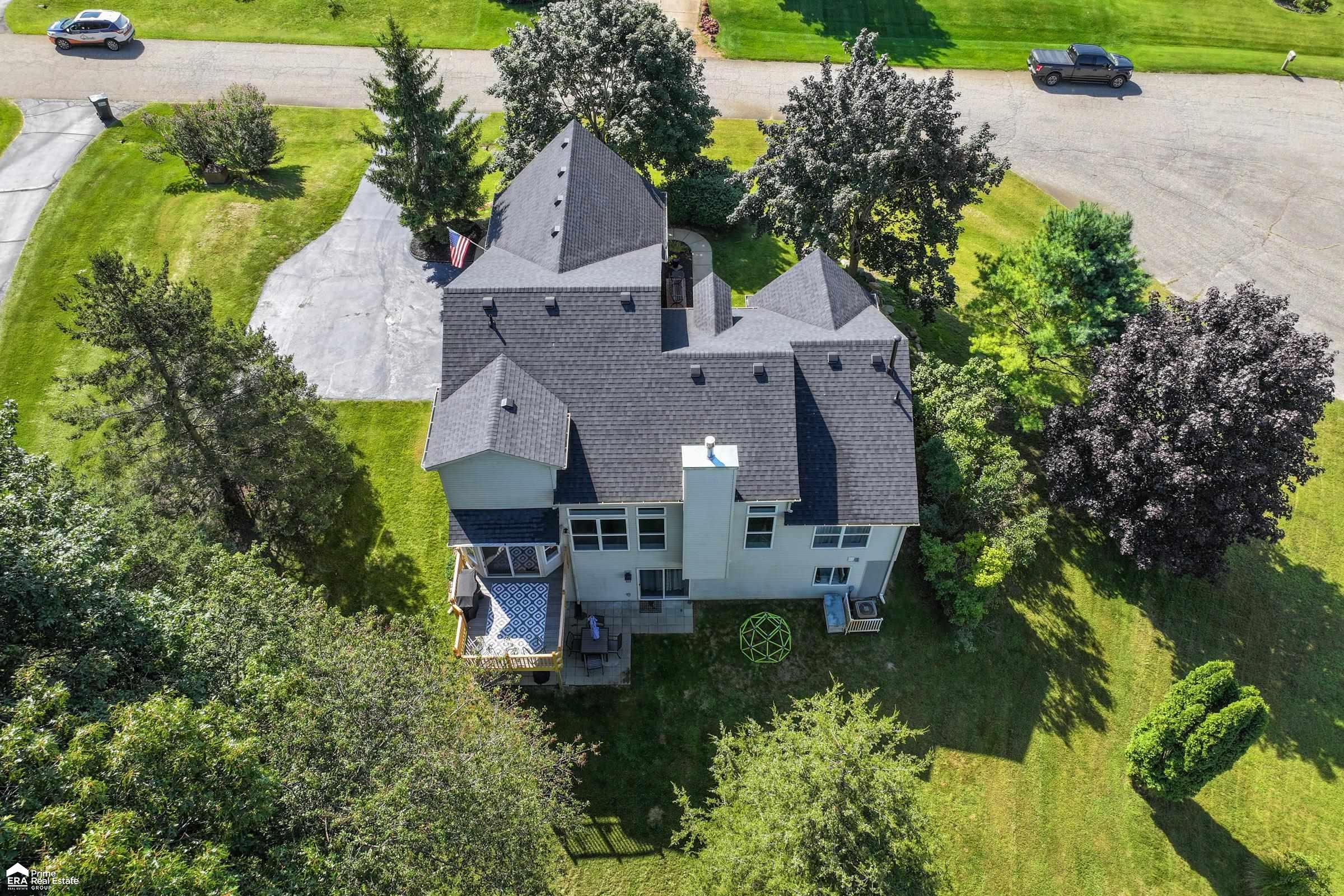 4279 Ridge Court Pinckney, MI 48169 - Photo 2 of 59 50152354-a3831cc8-3a48-4bf1-9b36-8ab780525b0d.JPG