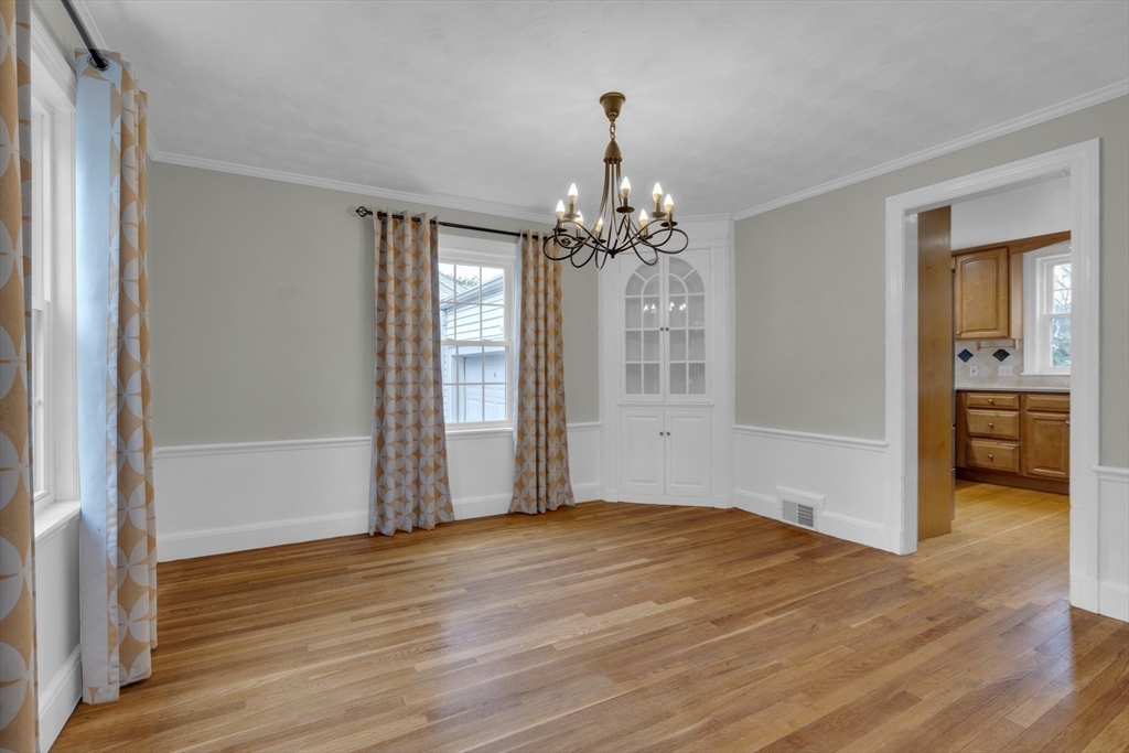 3 Livermore Road Belmont, MA 02478 - Photo 7 of 36 Gallery Image 7