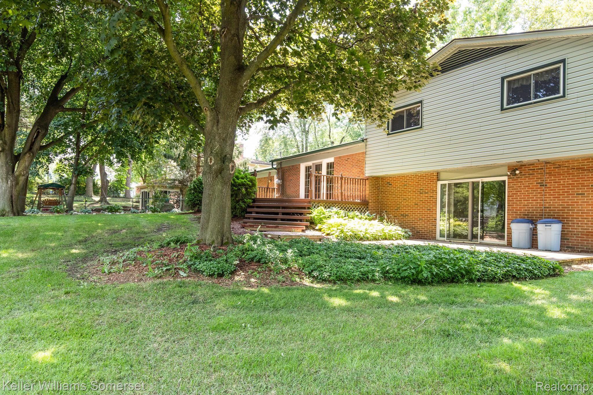 2743 Bridle Road Bloomfield Hills, MI 48304 - Photo 23 of 24 IMG_2313.jpg