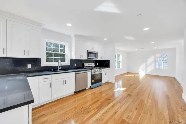 $1,099,000 | 322 Miller Avenue, Freeport, NY 11520