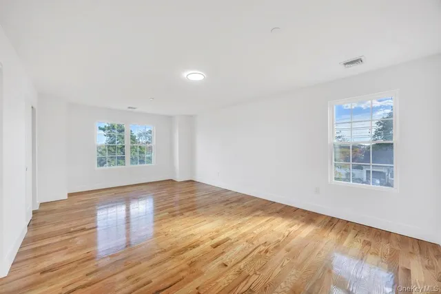 $1,099,000 | 322 Miller Avenue, Freeport, NY 11520