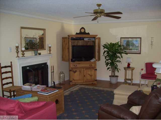 157 Winchester Road Advance, NC 27006 - Photo 4 of 16 Living Room.