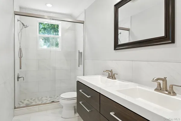 $769,999 | 33 Sunflower Ridge Road, Centereach, NY 11720