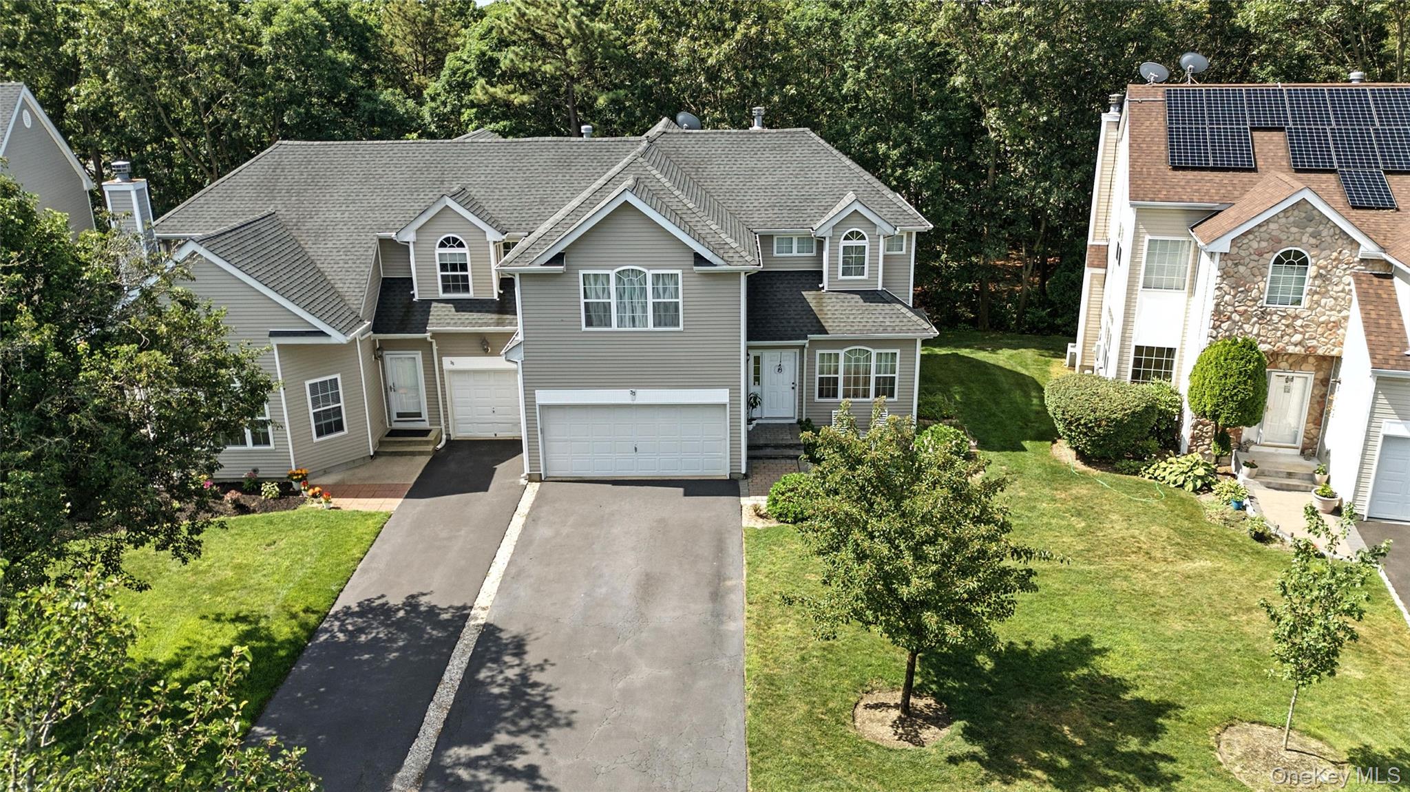 33 Sunflower Ridge Road Centereach, NY 11720 - Photo 2 of 20