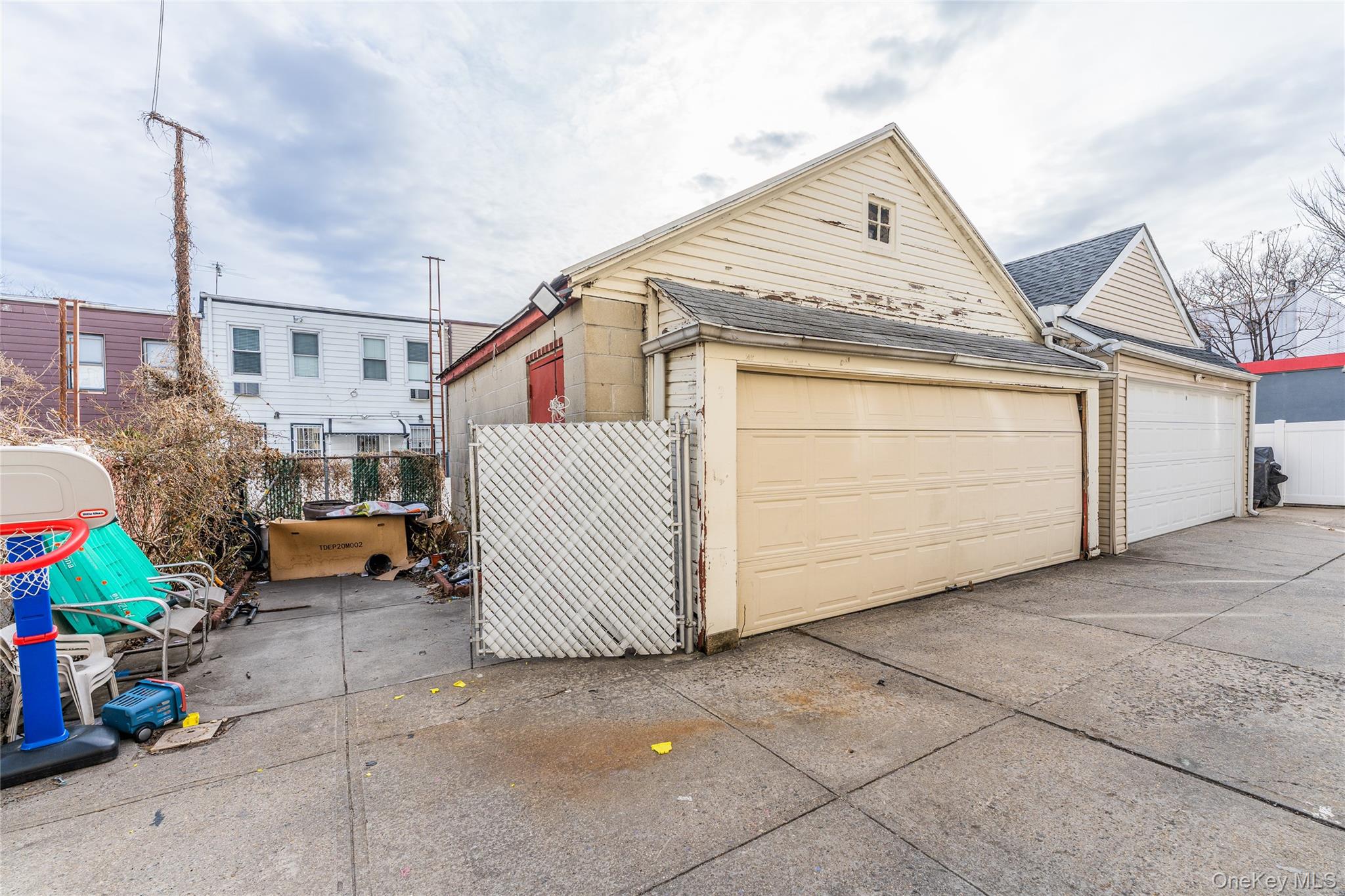 78-24 68th Road Queens, NY 11379 - Photo 28 of 33